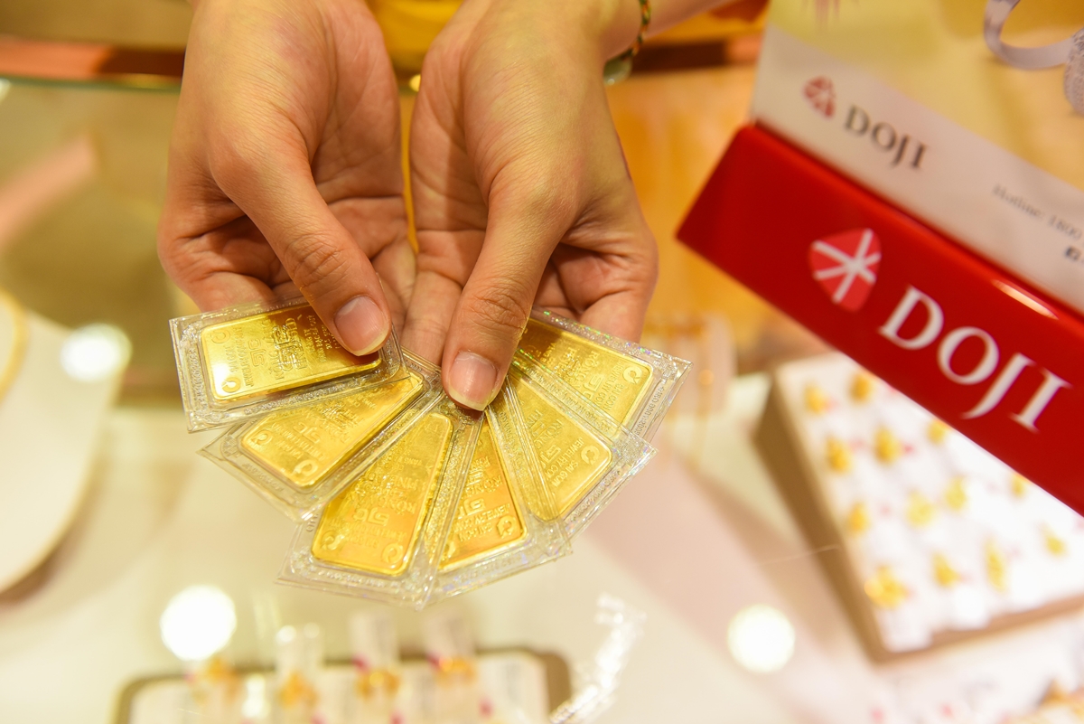 Vàng SJC quay trở lại mốc 63 triệu đồng/lượng.