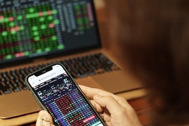 VN-Index vẫn trụ vững trên mốc 1.500 điểm. (Ảnh: Int)