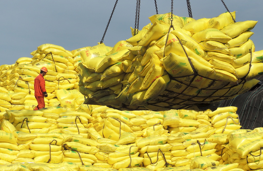 Tân Long Group là một trong năm DN được nêu tên trong đợt kiểm tra hồi tháng 6/2021 của Bộ Công Thương liên quan đến tình hình nhập khẩu, kinh doanh, tiêu thụ gạo Ấn Độ tăng đột biến.