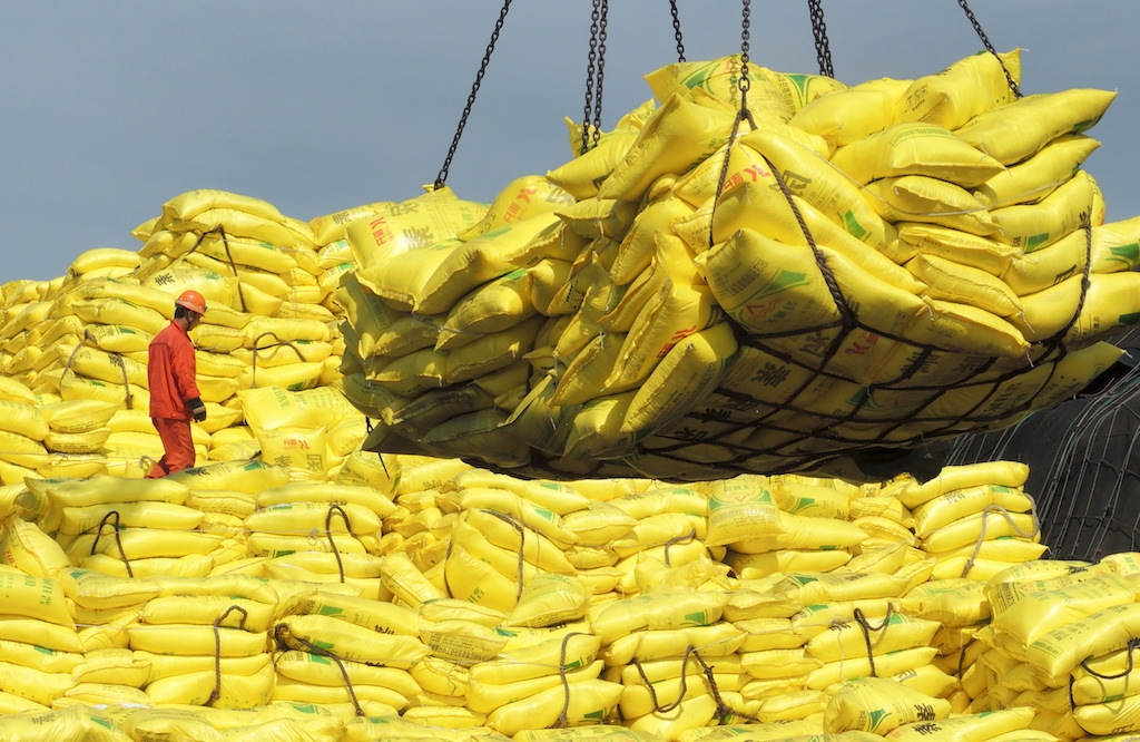 Tân Long Group là một trong năm DN được nêu tên trong đợt kiểm tra hồi tháng 6/2021 của Bộ Công Thương liên quan đến tình hình nhập khẩu, kinh doanh, tiêu thụ gạo Ấn Độ tăng đột biến.