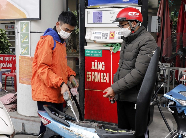 Giá xăng dầu được điều chỉnh tăng 273 - 965 đồng/lít/kg.