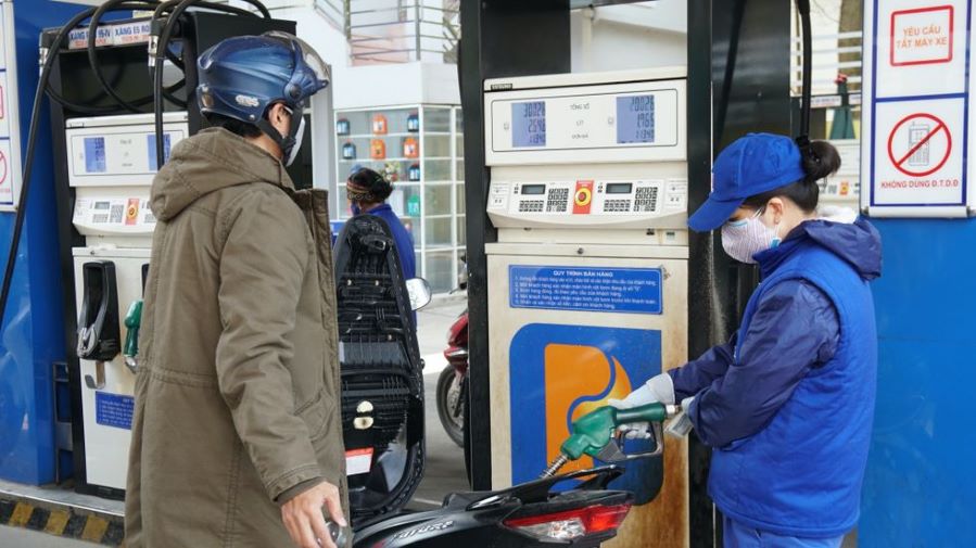 Bảo đảm không để thiếu hụt nguồn cung xăng dầu cho thị trường trong nước (Ảnh: TL)