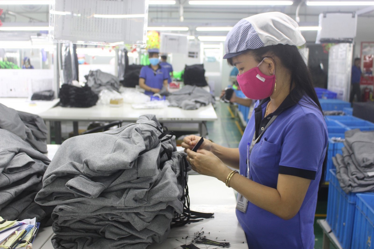 Nhiều doanh nghiệp xuất khẩu chưa làm đã lo lỗ vì giá xăng dầu tăng mạnh.