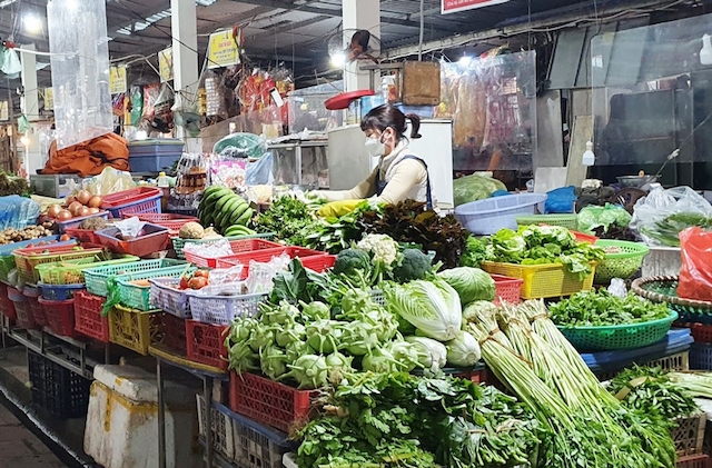 Nhiều mặt hàng rau xanh, củ quả tăng giá mạnh do diễn biến thời tiết và chi phí sản xuất tăng.