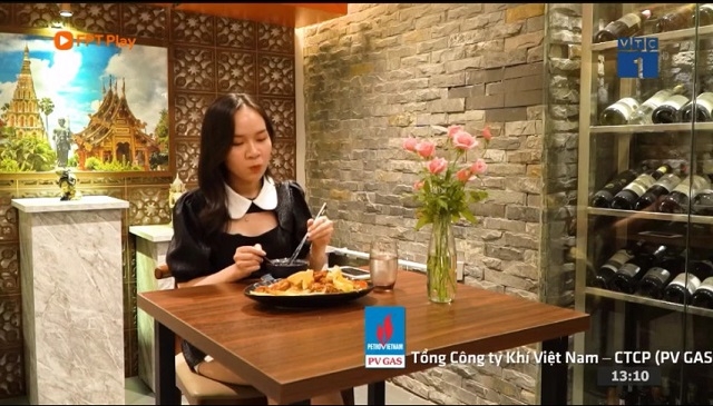 Được coi là món ăn quốc dân của Thái Lan, Pat Thai thường xuyên có trong các bữa ăn hàng ngày của người dân địa phương trong các khu chợ, các quán ăn đường phố và những của hàng cao cấp.