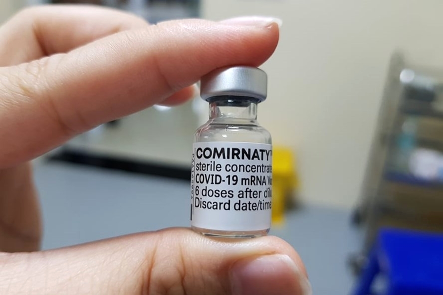Vaccine được phê duyệt tiêm cho nhóm đối tượng trẻ em từ 5-11 tuổi là có tên là Comirnaty.