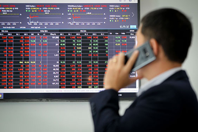 VN-Index giảm 13,26 điểm (-0,88%) về 1.485,52 điểm. (Ảnh: Int)