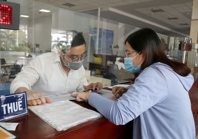 Nhiều doanh nghiệp cho biết, không thể nắm rõ mặt hàng nào thuộc danh mục được giảm thuế VAT, mặt hàng nào không; hoặc gặp khó trong khâu tra cứu, đối chiếu mã hàng hóa, dịch vụ để áp thuế VAT 8%.