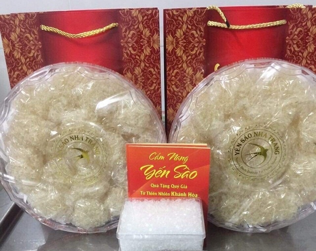 Mặt hàng tổ yến bán rất chạy vì được quảng cáo là bồi bổ sức khỏe, hỗ trợ điều trị Covid-19