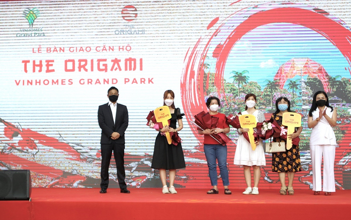 Lễ bàn giao căn hộ The Origami – Đại đô thị Vinhomes Grand Park.