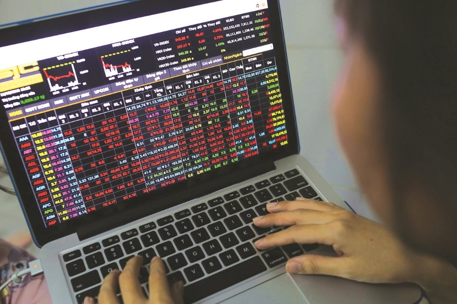 Kết phiên đầu tuần (14/3), chỉ số VN-Index giảm 20,29 điểm (-1,38%) xuống 1.446,25 điểm. (Ảnh: Int)