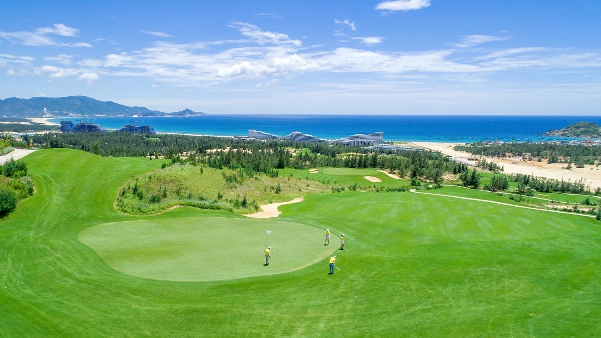 Sân FLC Golf Links Quy Nhon - sân golf thách thức cao độ hứa hẹn đem đến trải nghiệm khó quên cho các golfer.