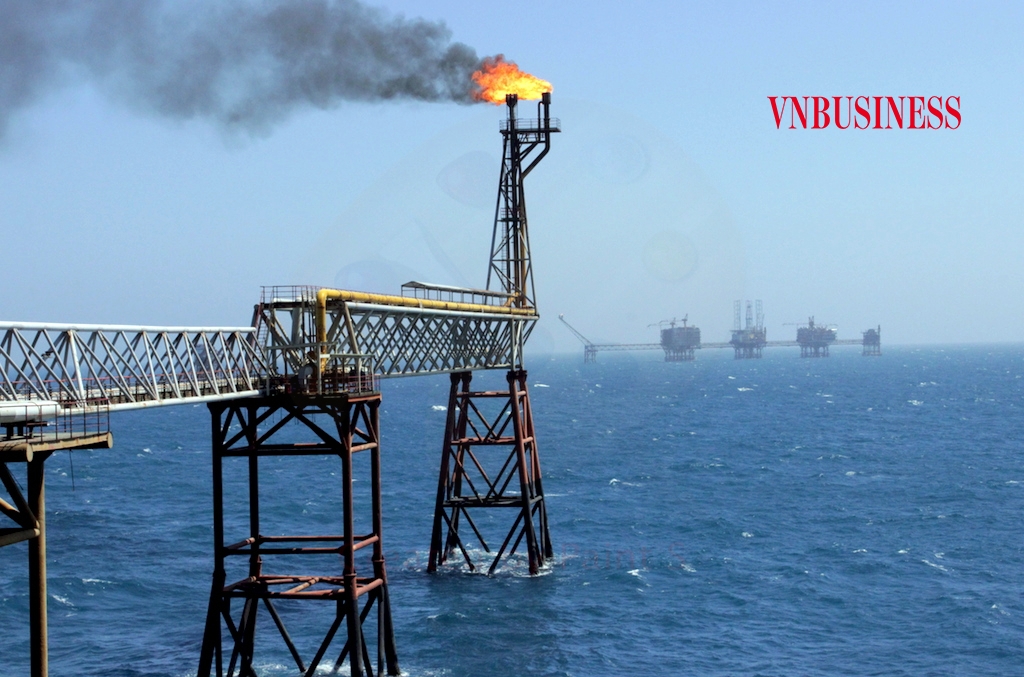 Để làm chủ nguồn cung, thời gian tới sẽ cần tăng thêm khoan dầu, khai thác dầu thô khi hiện tại mới đáp ứng 50% dầu thô phục vụ sản xuất xăng dầu trong nước.