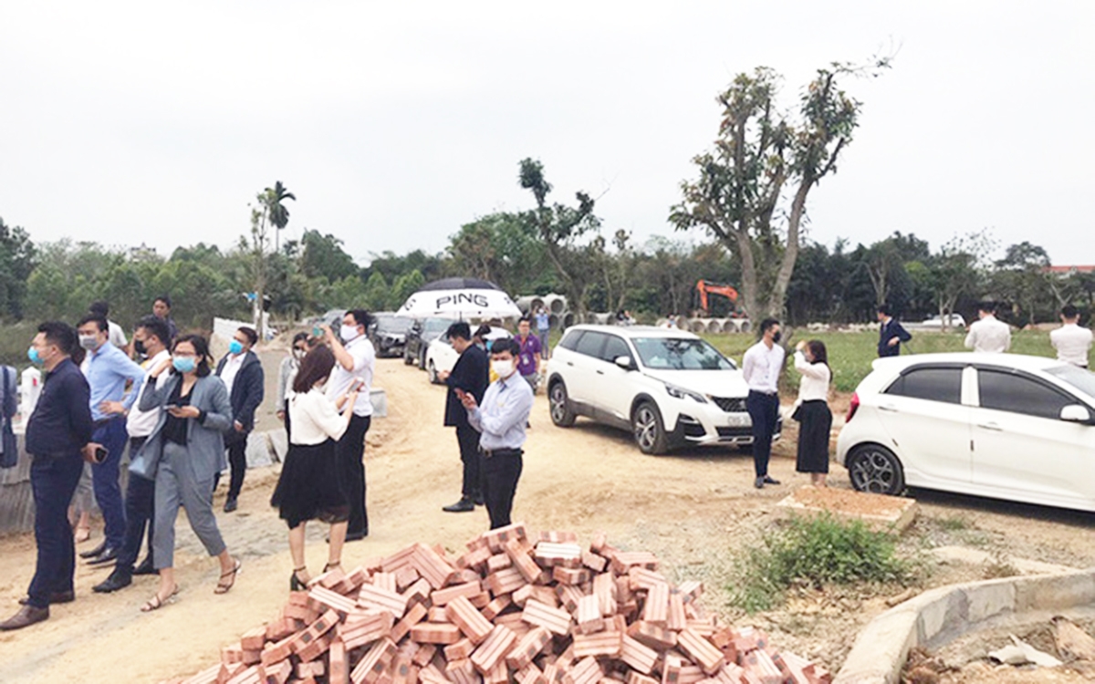 Bất động sản vùng ven cả trong Nam ngoài Bắc đều đang nóng lên từng ngày bởi những thông tin quy hoạch.