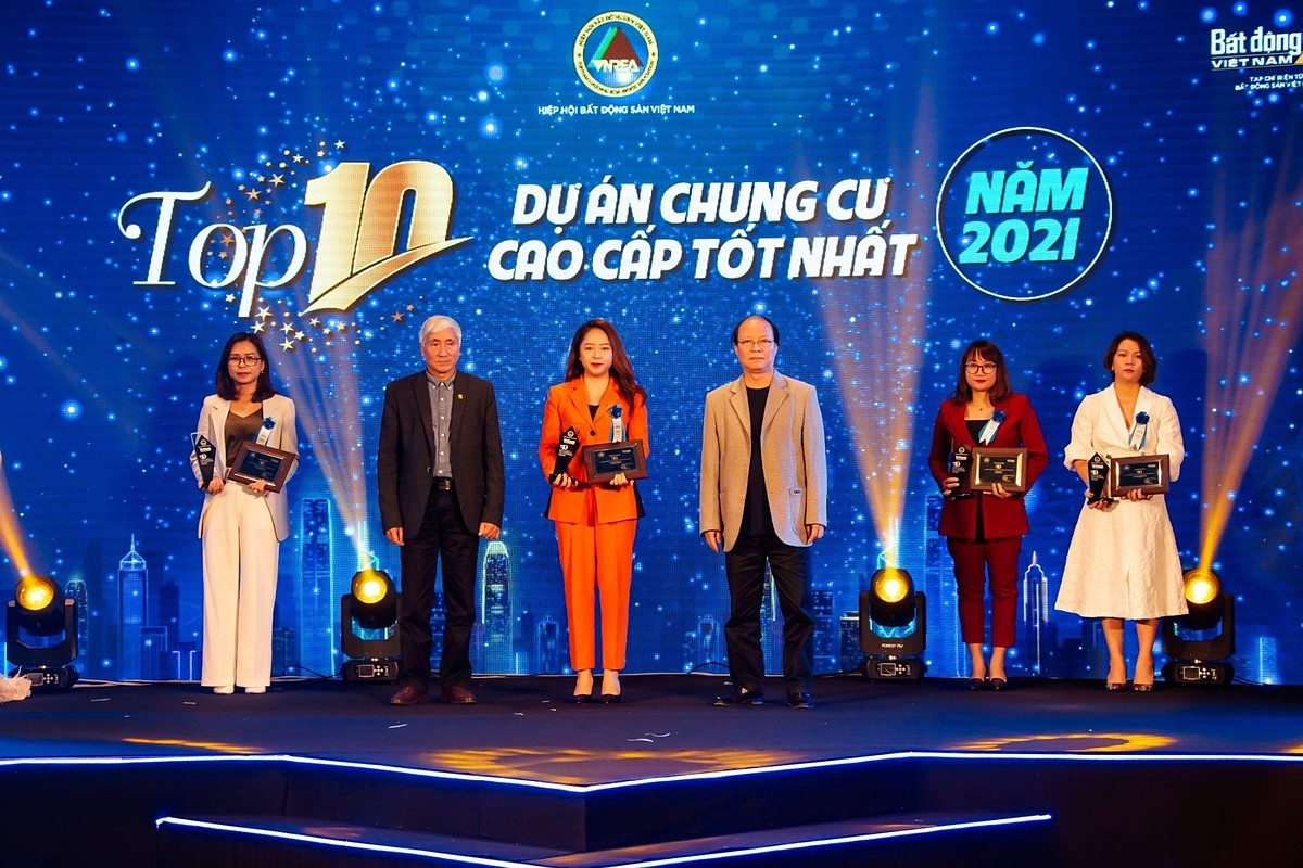 Sunshine Group giành giải Top 10 chung cư cao cấp tốt nhất năm 2021 cho dự án Sunshine Riverside.