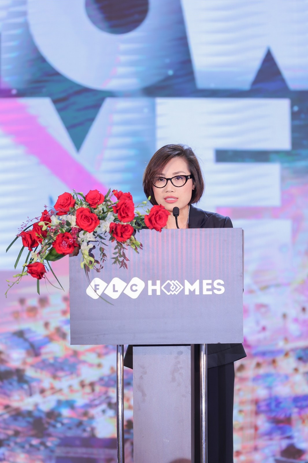 Bà Trần Thị Hương – Tổng giám đốc FLCHomes, đơn vị phát triển dự án cho biết The Show Quang Binh là biểu tượng cho dòng sản phẩm bất động sản thế hệ mới, niềm tự hào của FLC tại miền Trung.