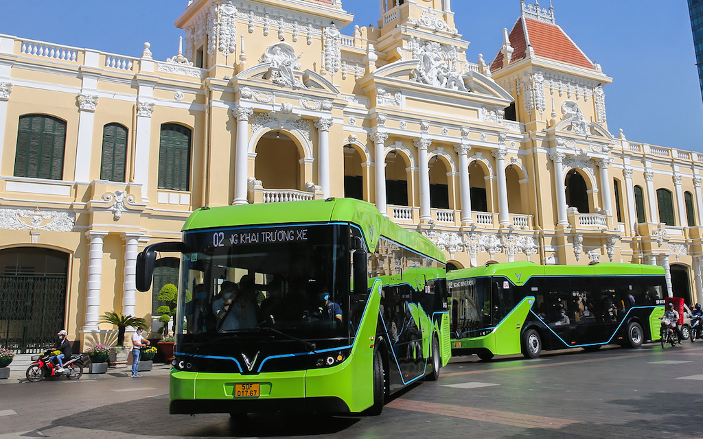 Tuyến xe buýt điện đầu tiên ở Tp.HCM mở ra những triển vọng cho phát triển giao thông điện.