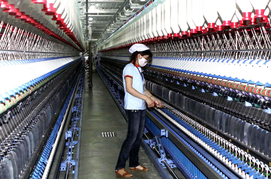Quy mô thông thường của nhà máy sản xuất sợi, vải phải có mức đầu tư từ 30 – 50 triệu USD chứ không chỉ 5-7 triệu USD như ngành may.