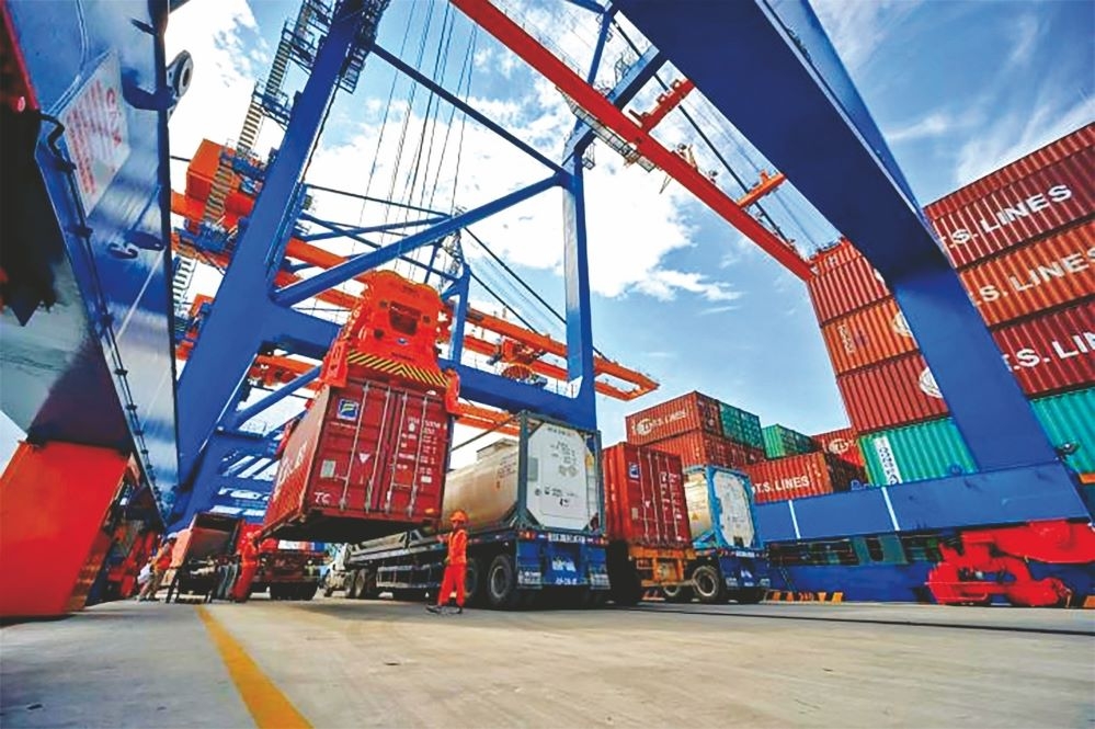 Xuất khẩu phục hồi mạnh mẽ, tuy nhiên chiều nhập khẩu còn tăng mạnh hơn, dự báo Việt Nam sẽ có thêm một năm thâm hụt tài khoản vãng lai (Ảnh: TL)