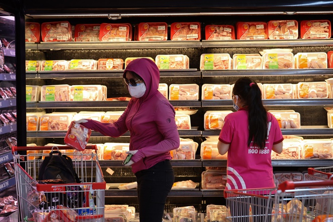 Từ ngày 2/4, TP. HCM tăng giá bán thịt, trứng gia cầm từ 7-14%.