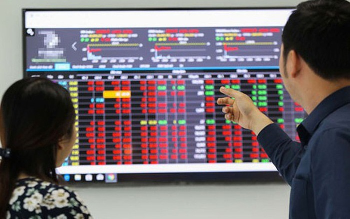 VN-Index lao dốc hơn 20 điểm, lùi về 1.502,35 điểm.