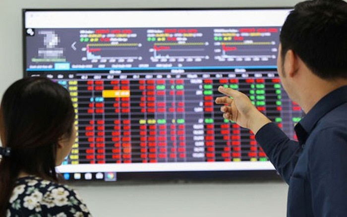 VN-Index lao dốc hơn 20 điểm, lùi về 1.502,35 điểm.