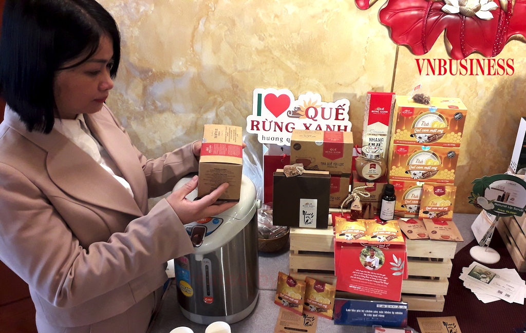 Là DN nhỏ trong lĩnh vực nông nghiệp, công ty của bà Trần Thị Xuân Quỳnh đã phải tiết giảm tối đa chi phí marketing dưới thời “bão giá”.