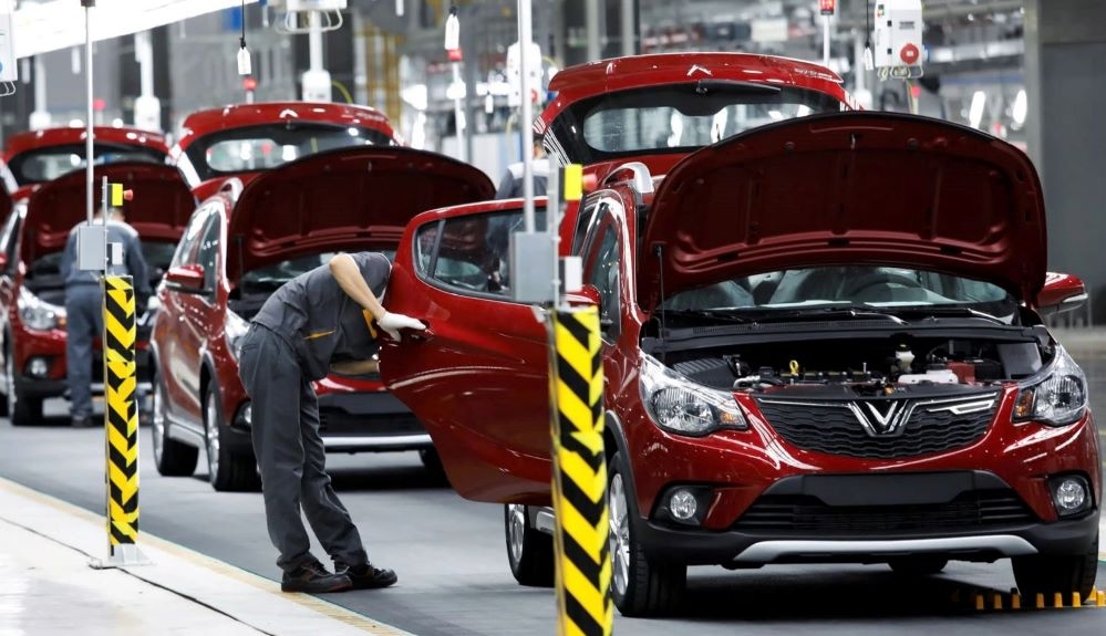 Ô tô lắp ráp trong nước vẫn hút khách Việt, doanh số bán tháng 3 tăng 50% so với tháng 2, đạt 21.863 xe.