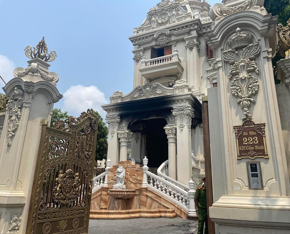 Lâu đài trăm tỷ ở Quảng Ninh sau khi ngành chức năng hoàn thiện công tác dập lửa (Nguồn: Int)