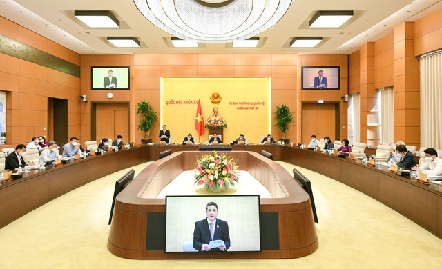 Ủy ban Thường vụ Quốc hội cho ý kiến về báo cáo của Chính phủ tổng kết việc thực hiện Nghị quyết số 42. (Ảnh: VGP)