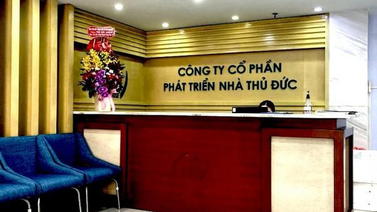 Thuduc House bị UBCKNN phạt hành chính do công bố số liệu sai lệch trong các báo cáo tài chính, thiếu giao dịch với bên liên quan và không công bố nhiều tài liệu khác.