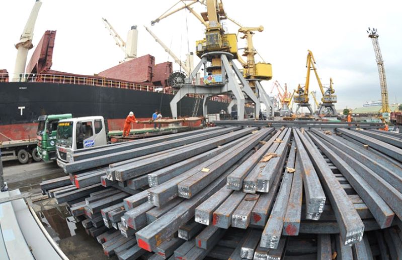 Lượng thép xuất khẩu trong quý I đạt khoảng 2,275 triệu tấn, với kim ngạch 2,3 tỷ USD, tương ứng giảm 22,15% và tăng 12,53% so với cùng kỳ năm trước (Ảnh: Int)