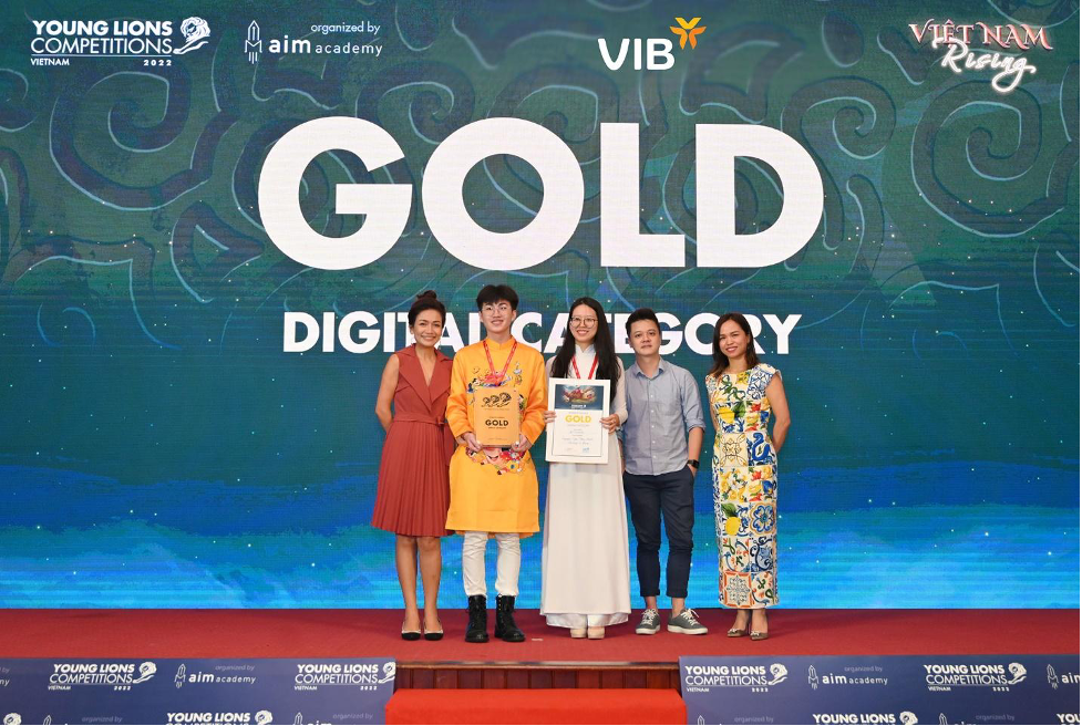Giải Gold - bảng Student - hạng mục Digital thuộc về team LETEMEUR gồm 2 thành viên Nguyen Ngoc Thao Minh (RMIT International University, Sai Gon South) và Truong Vi Huan (RMIT International University, Sai Gon South).
