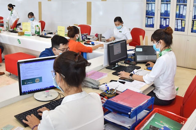 Tính đến cuối tháng 2/2022, tăng trưởng tiền gửi từ dân cư tăng 159.600 tỷ đồng, tương ứng mức tăng 3,01% so với cuối năm 2021.