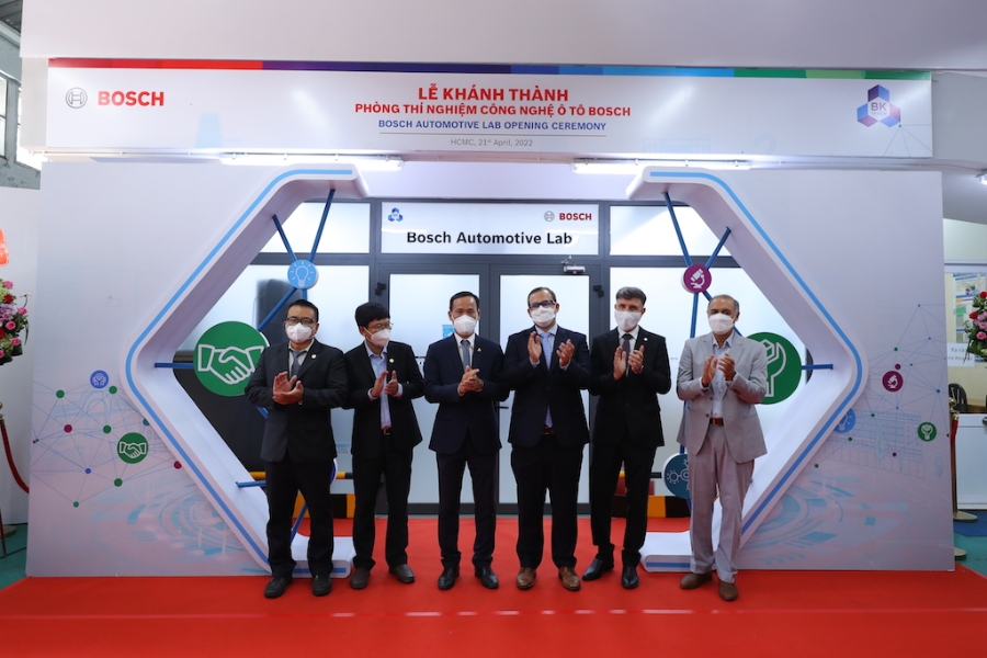 Bosch Việt Nam và trường Đại học Bách Khoa – Đại học Quốc Gia Tp.HCM đã khánh thành Phòng thí nghiệm công nghệ Ô tô Bosch vào ngày 21/4.