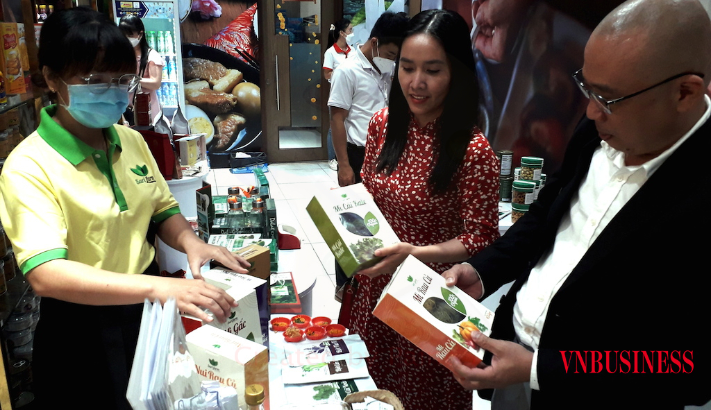 Là DN nhỏ trong mảng nông nghiệp, lãnh đạo Công ty Rau hữu cơ Surifarm cho biết họ phải tự xoay xở dòng vốn tự có là chủ yếu, nên mong đầu ra sản phẩm được nhanh hơn.