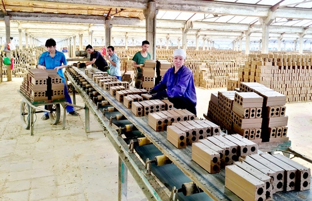 Nhiều HTX đã và đang chú trọng hơn sử dụng nguồn nguyên vật liệu tự nhiên, nhiên liệu, hóa chất không gây độc hại.