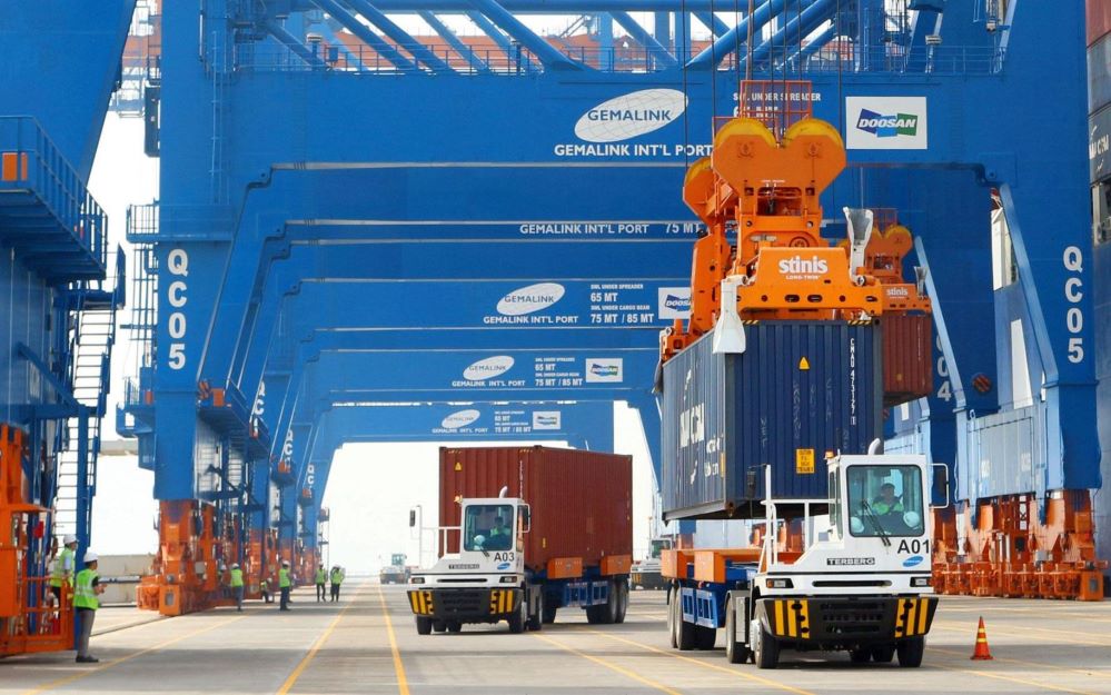 Năm 2022, dự báo kim ngạch xuất nhập khẩu có thể đạt kỷ lục mới, vượt mốc 700 tỷ USD (Ảnh: Int)