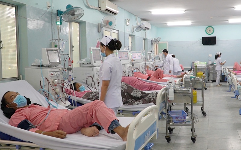 Luật Bảo hiểm Y tế quy định rõ trách nhiệm cơ sở khám chữa bệnh là phải đảm bảo thuốc, vật tư y tế để cung ứng cho người bệnh khám chữa bệnh.