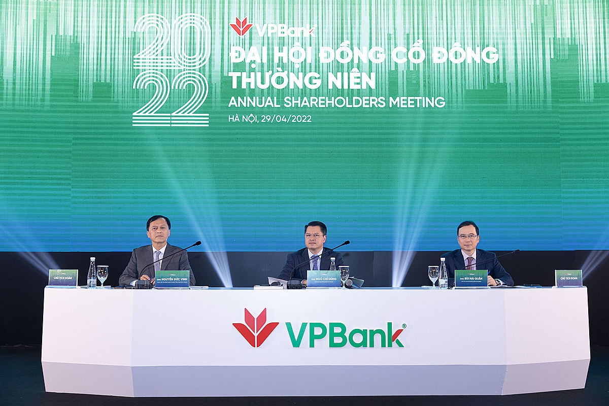 Chủ tọa ĐHCĐ VPBank.
