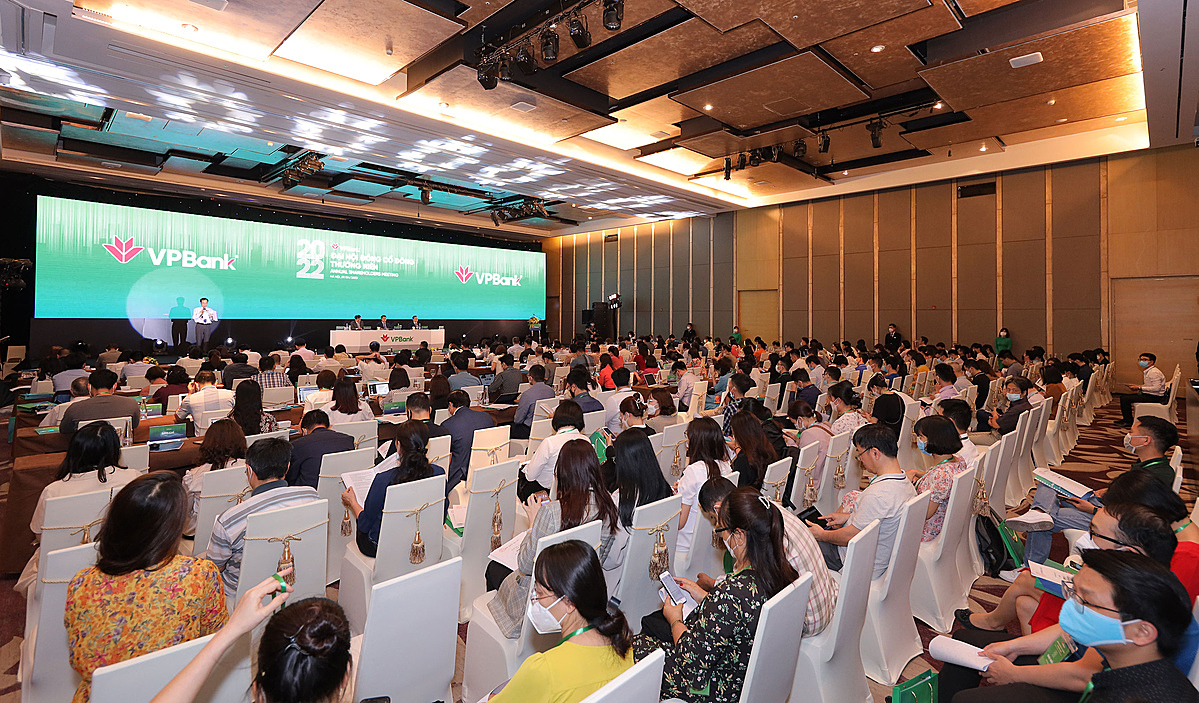 Toàn cảnh ĐHCĐ VPBank.