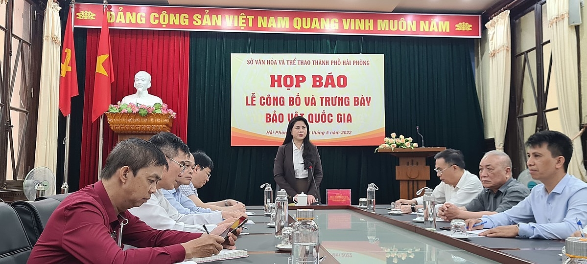 Quang cảnh buổi họp báo.