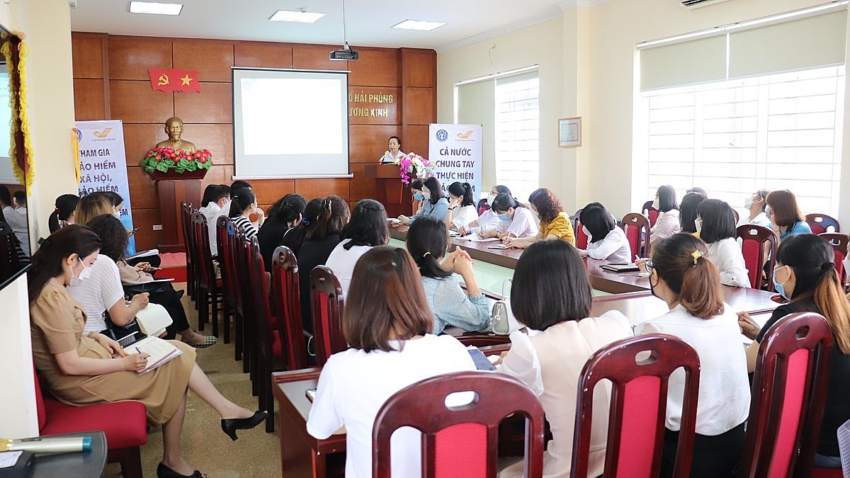 Từ đầu năm đến nay, BHXH quận Dương Kinh đã tổ chức 13 hội nghị tuyên truyền, giải đáp các thắc mắc liên quan đến BHXH tự nguyện, BHYT.