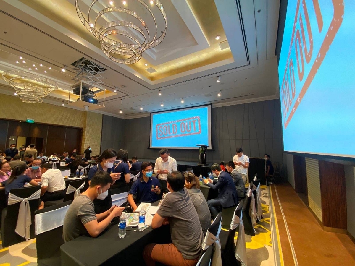 “Cháy hàng” The Beverly Solari ngay trong sự kiện ra mắt.