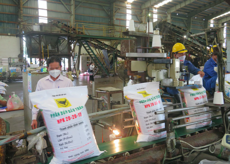 Nhiều ý kiến trái chiều về đề xuất tăng thuế xuất khẩu phân bón NPK.