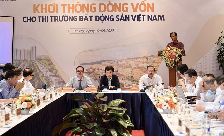 Tại Hội thảo “Khơi thông dòng vốn cho thị trường bất động sản Việt Nam”, các chuyên gia đã đưa ra nhiều ý kiến đóng góp nhằm quản lý thị trường bất động sản hiệu quả, an toàn và bền vững.