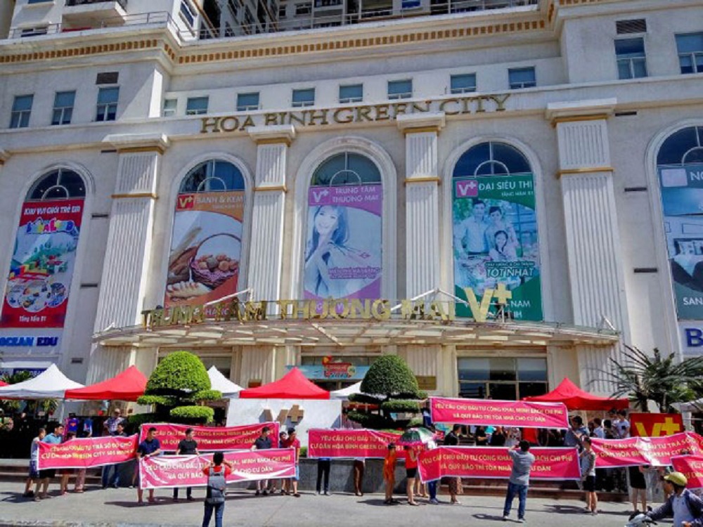 Cư dân không được cấp sổ hồng vì các vi phạm của chủ đầu tư.