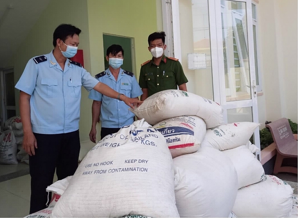 Đường nhập lậu và đường nhập khẩu từ các nước ASEAN tràn ngập và hoàn toàn chiếm lĩnh thị trường