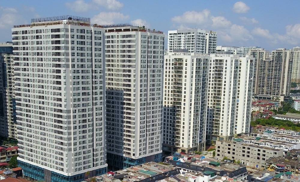 Cao ốc mọc như nấm tại tuyến phố Nguyễn Tuân, Hà Nội.