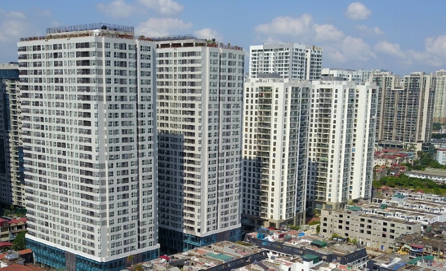 Cao ốc mọc như nấm tại tuyến phố Nguyễn Tuân, Hà Nội.